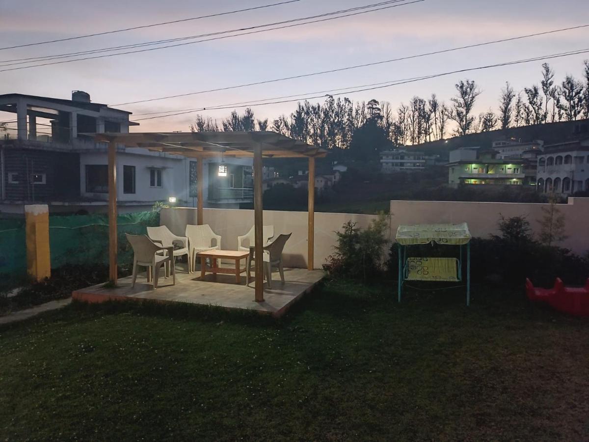 乌提Rose Garden Enclave For Families & Executives住宿加早餐旅馆 外观 照片